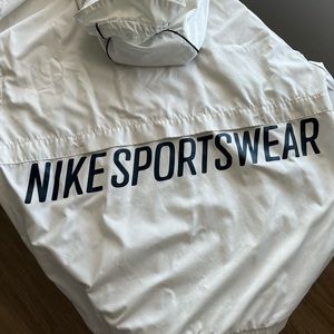 Nike Windbreaker Sz M (Europe Exclusive, limited made)